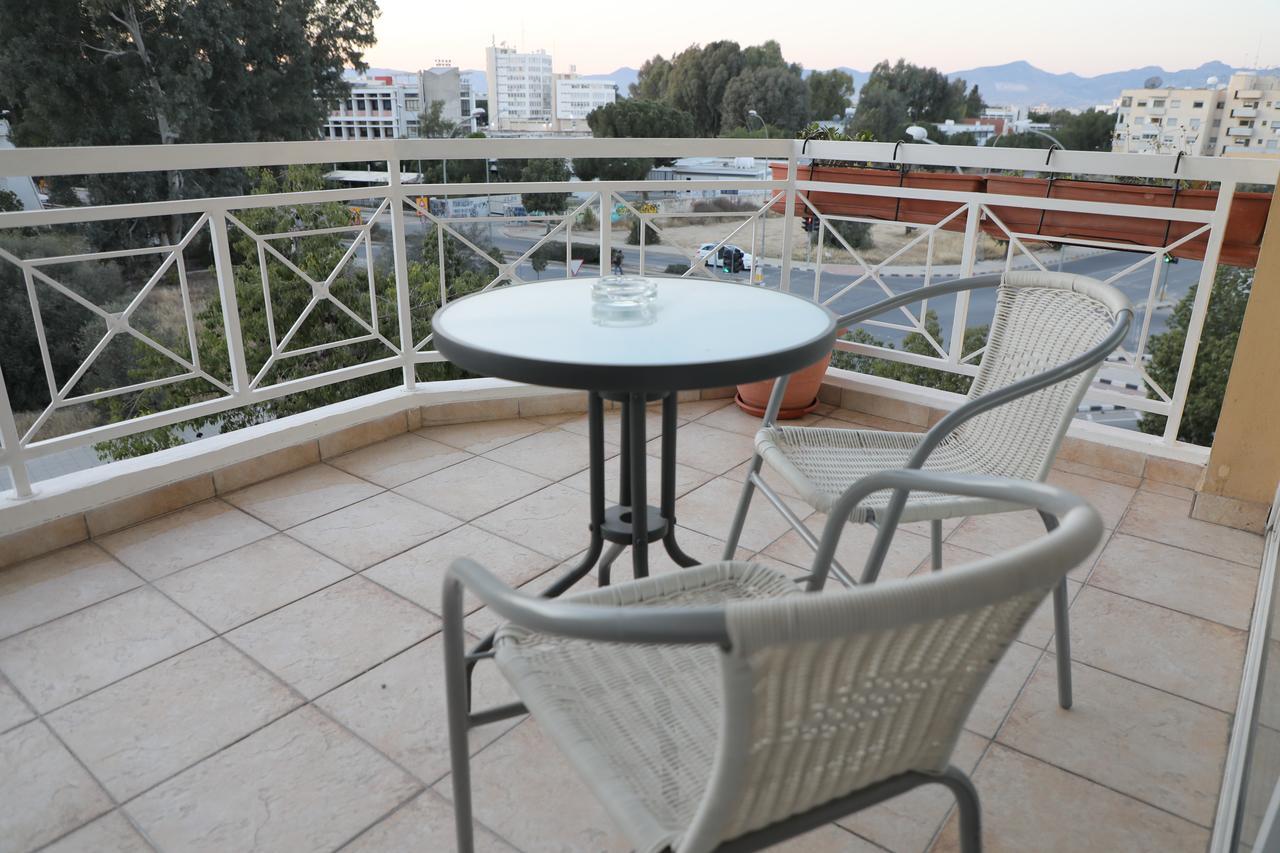 Bianco E U Apartment Nicosia Ngoại thất bức ảnh