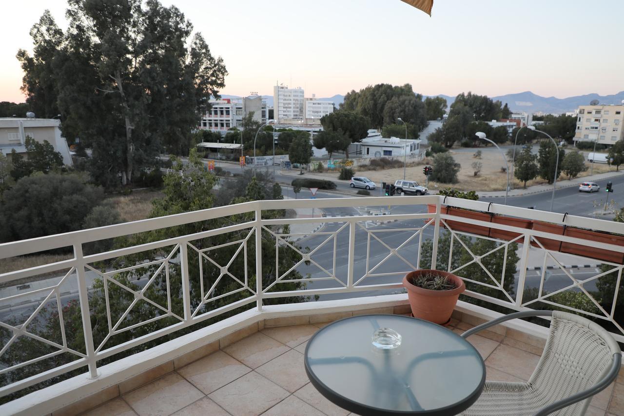 Bianco E U Apartment Nicosia Ngoại thất bức ảnh